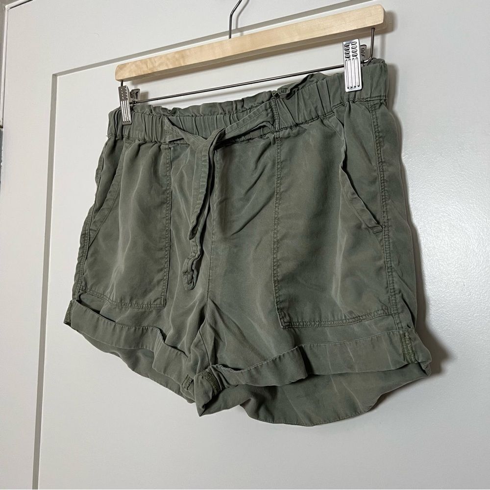 Aerie Shorts Womens Small Olive Green Elastic Waist Pockets Pull On Lightweight - Picture 2 of 9